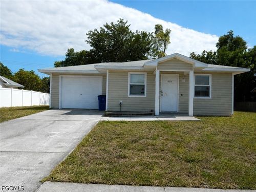 899 Ridgeway Drive, North Fort Myers, FL, 33903 | Card Image