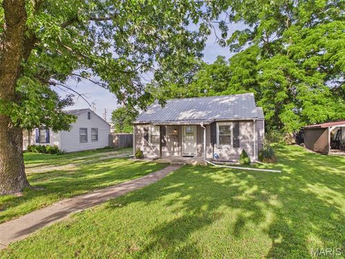 1127 Beverly Dr, Lebanon, MO, 65536-3628 | Card Image