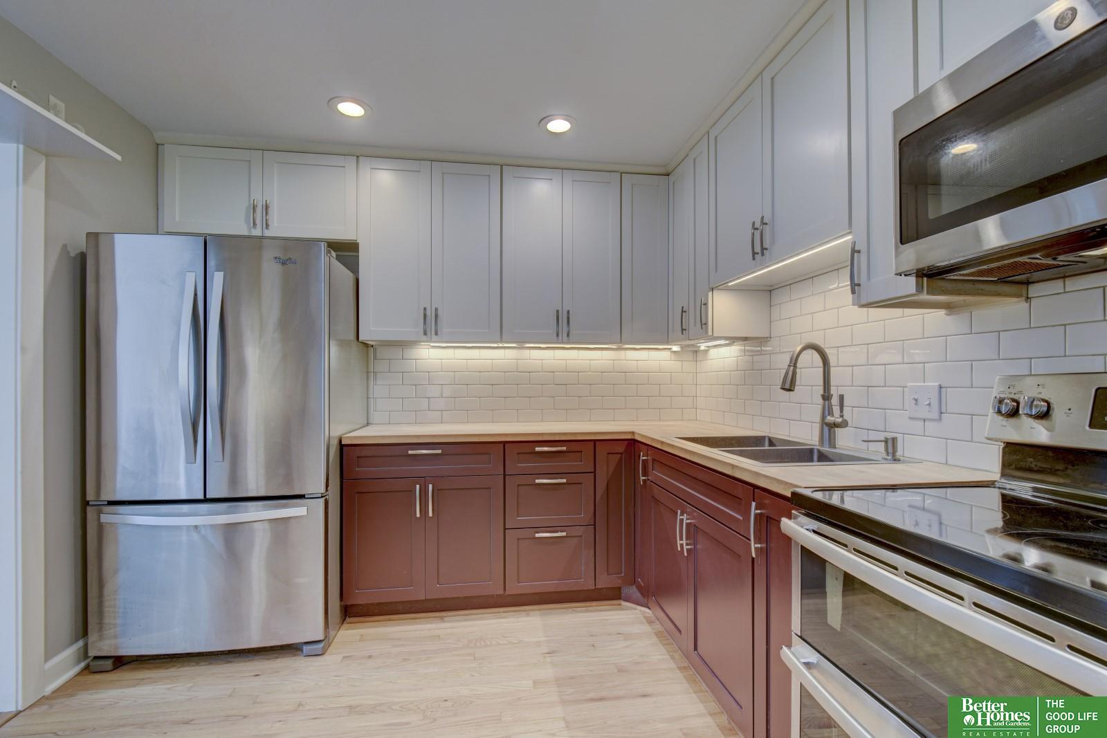 Western Ave, Omaha, NE 68114