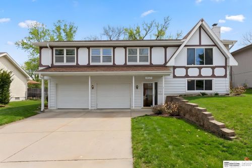 10527 M St, Omaha, NE, 68127-1914 | Card Image