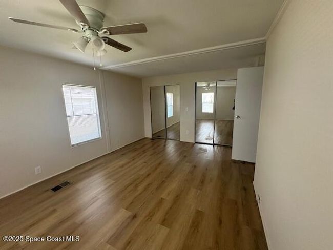 Double closets | Image 16