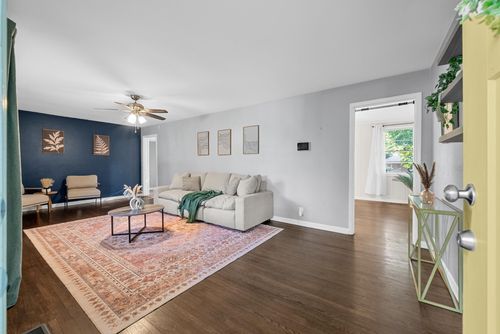 102 Preston Dr, Clarksville, TN, 37042-6226 | Card Image