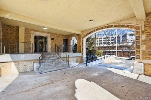 5g-1 Elm St, Eastchester, NY, 10707-3925 | Card Image