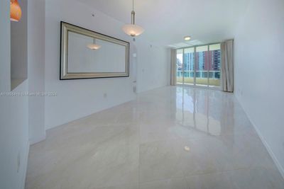 1608 - 3340 Ne 190th St, Condo with 3 bedrooms, 3 bathrooms and null parking in Aventura FL | Image 2