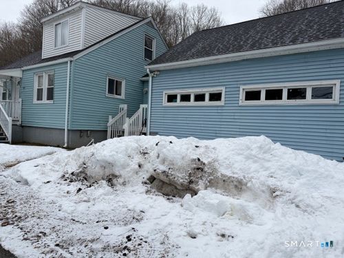 593 Mohegan Avenue Pkwy, Quaker Hill, CT, 06375-1214 | Card Image