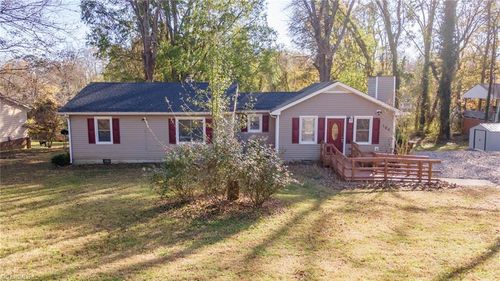 105 W Lakefield Drive, Greensboro, NC, 27406 | Card Image