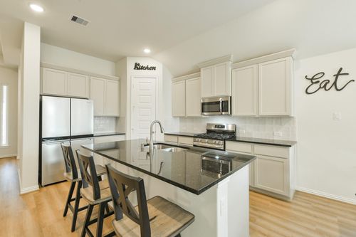 32307 Magnolia Glen Ln, Waller, TX, 77484 | Card Image