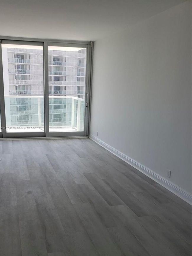 APT-702 - 1000 West Ave, Condo with 2 bedrooms, 2 bathrooms and null parking in Miami Beach FL | Image 8