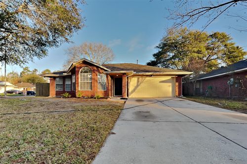 2203 Longleaf Pines Dr, Kingwood, TX, 77339-4639 | Card Image