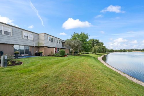 d-670 Versailles Cir, Elk Grove Village, IL, 60007-3571 | Card Image