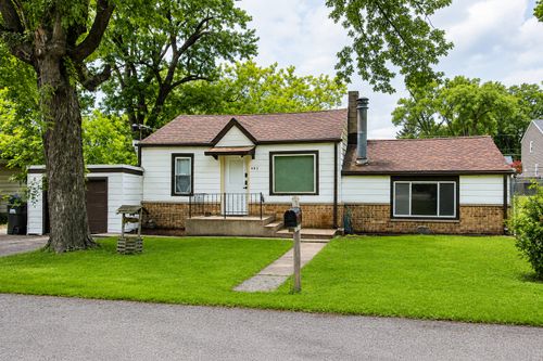 403 Maplewood Dr, Lakemoor, IL, 60051-3230 | Card Image