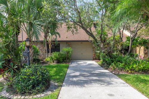 9942 Lake Seminole Dr W, LARGO, FL, 33773-4522 | Card Image
