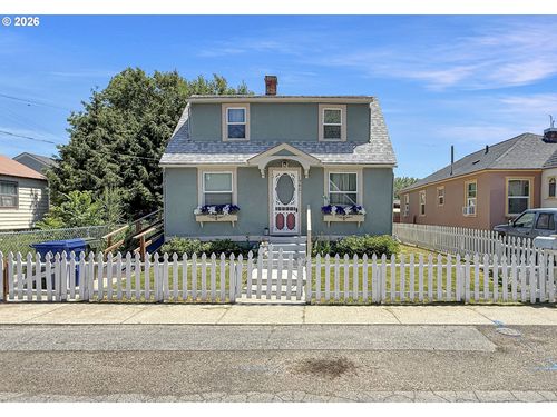 1940 Clifford St, BakerCity, OR, 97814 | Card Image