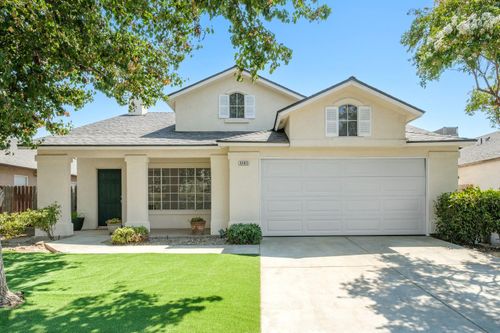5483 W Roberts Ave, Fresno, CA, 93722-2546 | Card Image