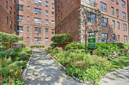 apt-4j-105 Garth Rd, Scarsdale, NY, 10583-3746 | Card Image