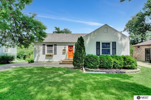 2610 Colonial Dr, Lincoln, NE, 68502-4218 | Card Image