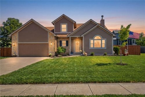 29900 W 184th St, Gardner, KS, 66030-9459 | Card Image