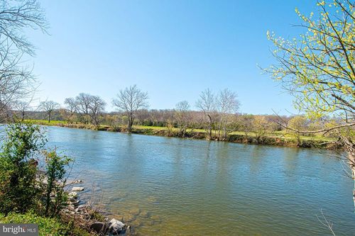 4792 Howellsville Rd, FRONT ROYAL, VA, 22630-5938 | Card Image