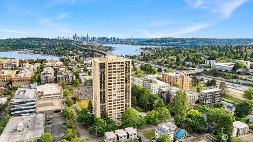 405-4540 8th Ave Ne, Seattle, WA, 98105-4790 | Card Image