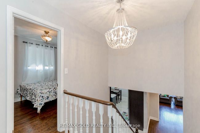 298 Royal Salisbury Way, House attached with 6 bedrooms, 3 bathrooms and 3 parking in Brampton ON | Image 18