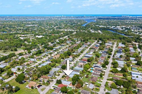 6894 3rd St, Jupiter, FL, 33458-3878 | Card Image