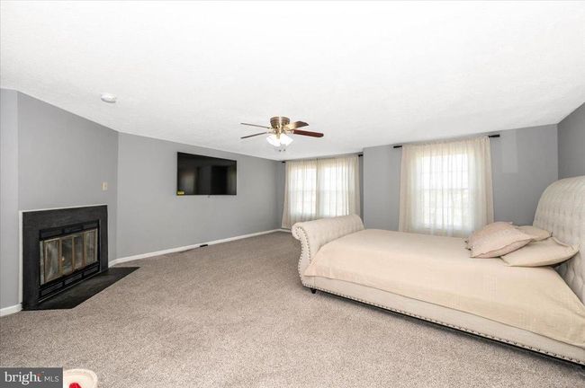 558 Hollyberry Way, Townhouse with 3 bedrooms, 3 bathrooms and null parking in FREDERICK MD | Image 35