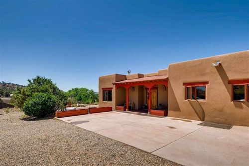 140 County Road B41f, Ribera, NM, 87560-8012 | Card Image