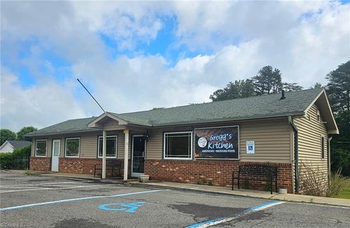 6463 Westfield Rd, Westfield, NC, 27053-7171 | Card Image