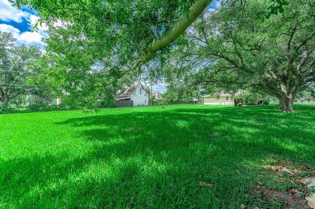 49 Robin Dr, House other with 3 bedrooms, 2 bathrooms and 2 parking in Alvin TX | Image 39