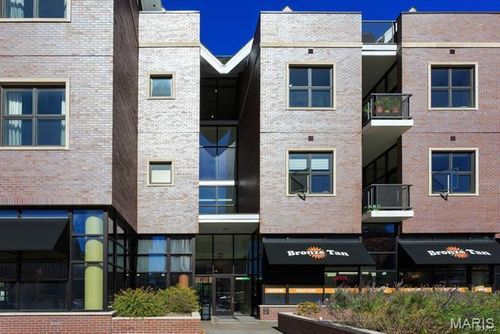 303-6451 Clayton Rd, Saint Louis, MO, 63117-1814 | Card Image