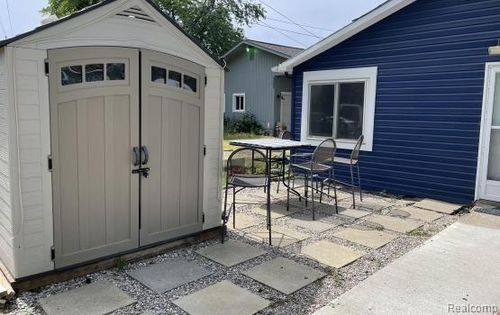 1-9050 Pontiac Lake Rd, White Lake, MI, 48386-1682 | Card Image