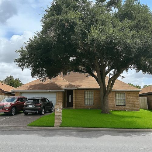 404 E Geranium Ave, Mcallen, TX, 78501-1515 | Card Image