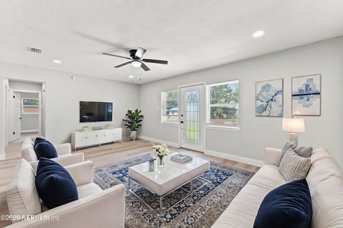 111 Ashley Dr, Palatka, FL, 32177-6501 | Card Image