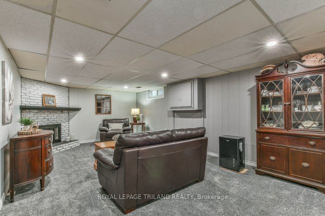 834 Viscount Rd, House other with 3 bedrooms, 2 bathrooms and 4 parking in London ON | Image 24