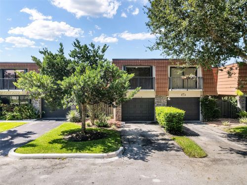 11112 N Harmony Lake Cir, Davie, FL, 33324-7101 | Card Image