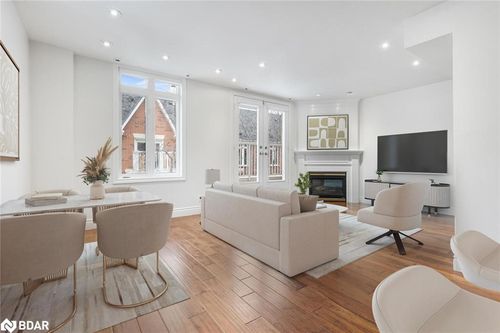 {{alt}} | Card Image