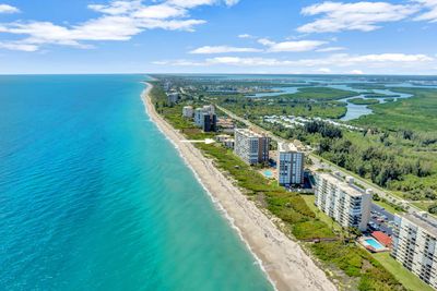 507 - 4160 N Highway A1a, Condo with 3 bedrooms, 3 bathrooms and null parking in Hutchinson Island FL | Image 1