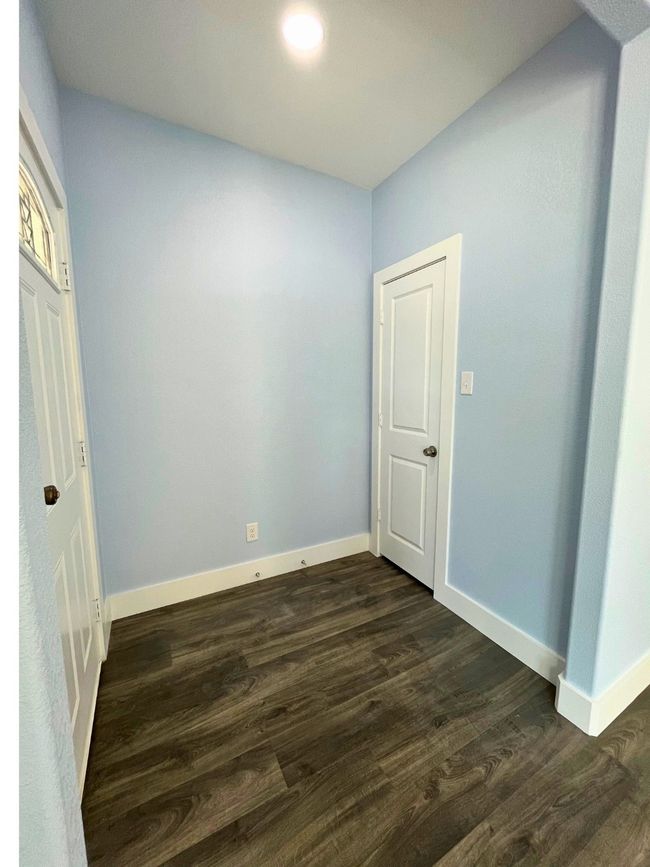 Entry | Image 4