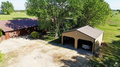 821 E Stockholm St, White City, KS, 66872-9321 | Card Image