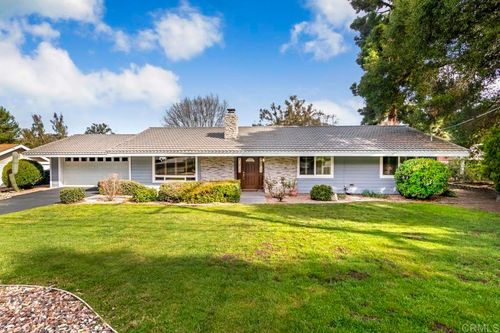 9040 Castleridge Rd, Valley Center, CA, 92082 | Card Image