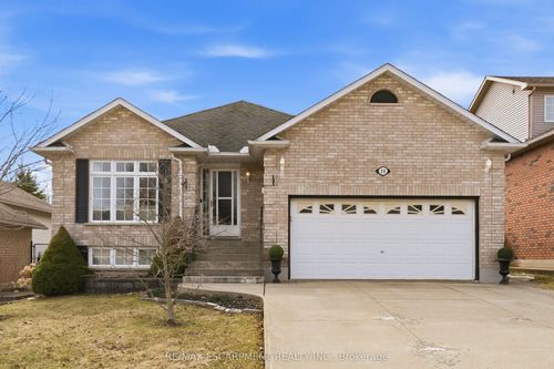 25 Linington Trail, Dundas, ON, L9H7A3 | Card Image