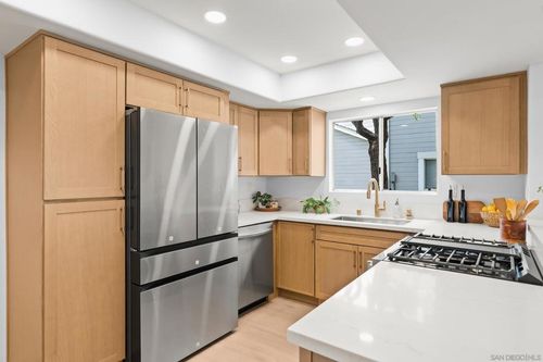 110 Mangano Cir, Encinitas, CA, 92024-2735 | Card Image