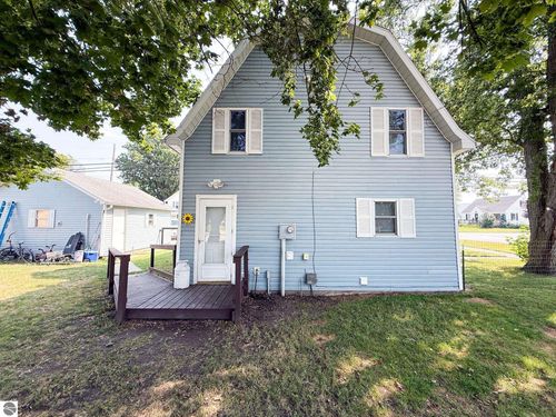 145 S Johnson St, Merrill, MI, 48637-2511 | Card Image