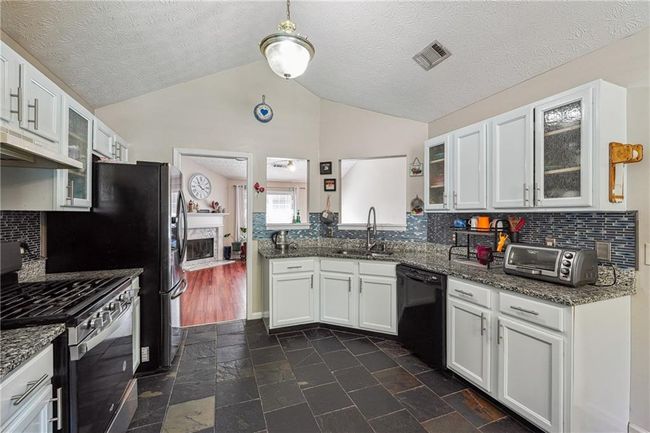 4920 Markim Forest Ln, House other with 4 bedrooms, 2 bathrooms and null parking in Sugar Hill GA | Image 4