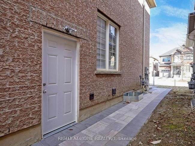 125 Maria Rd, House attached with 2 bedrooms, 1 bathrooms and 1 parking in Markham ON | Image 10