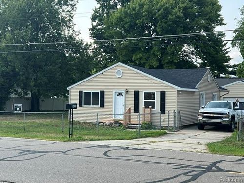 3490 Beveridge Rd, Flint, MI, 48532-4903 | Card Image
