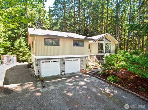 18818 181st Pl Ne, Woodinville, WA, 98077-8223 | Card Image