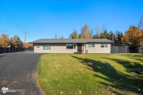 18417 Citation Rd, Eagle River, AK, 99577-8338 | Card Image