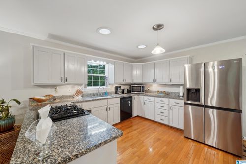 2105 5th St Ne, CENTER POINT, AL, 35215-3836 | Card Image