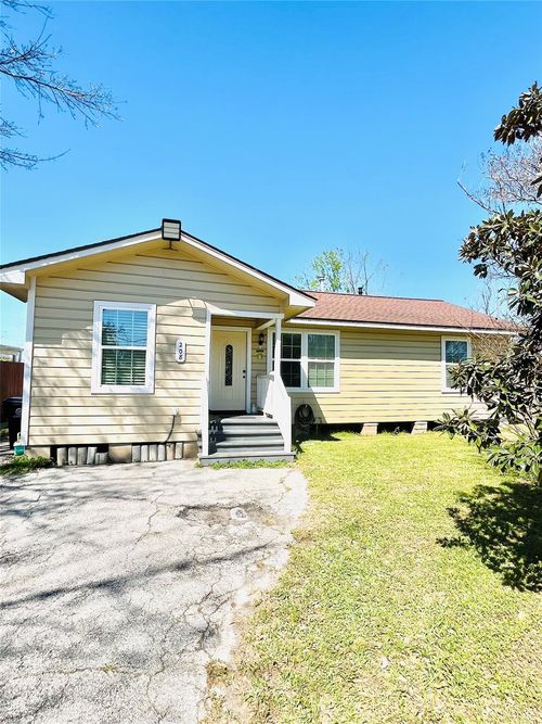 208 Oddo St, Houston, TX, 77022-6211 | Card Image